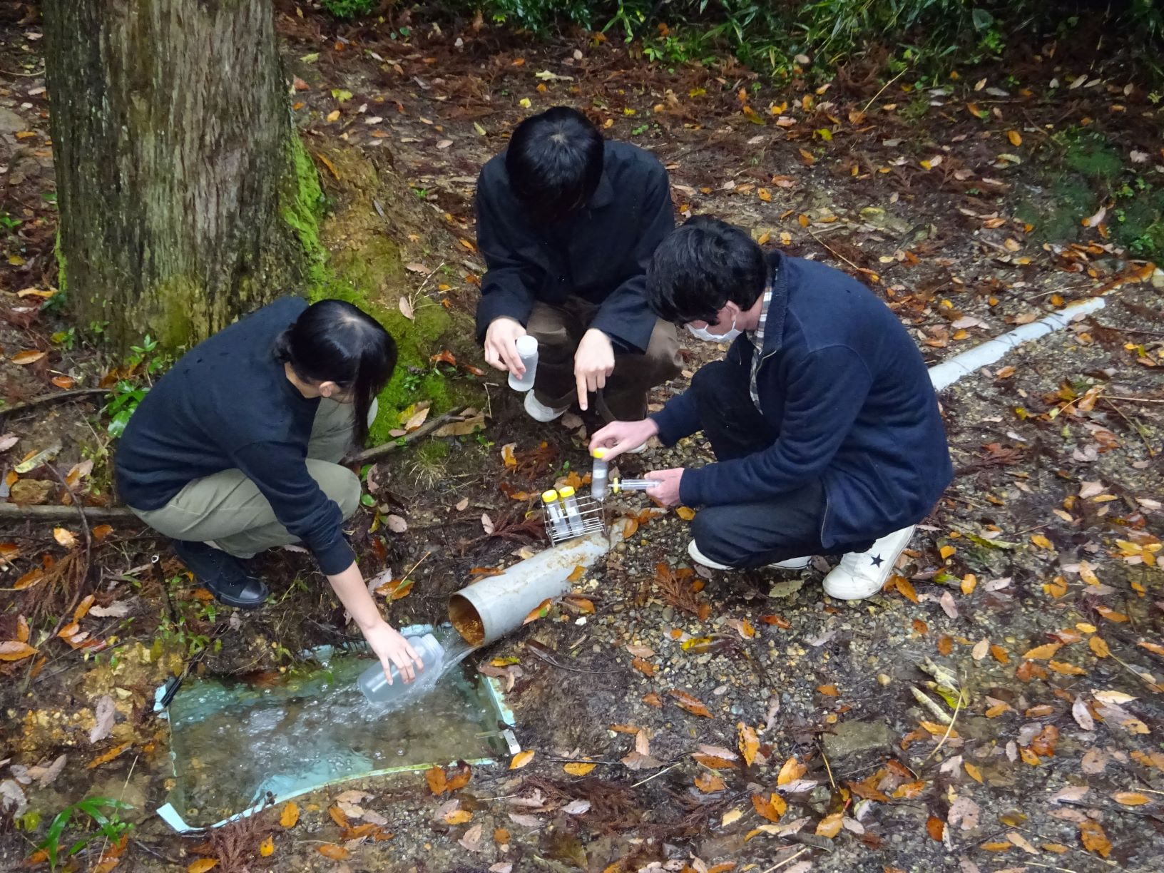 呉羽山百牧谷での採水