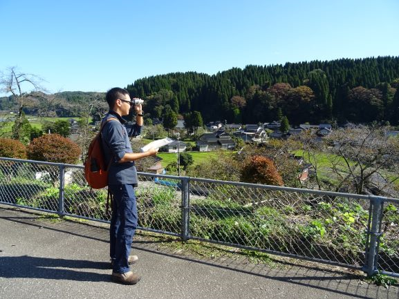 周辺地域の環境調査(サギ類の調査)の様子